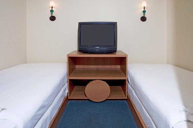 Best Western Plus Orlando Lake Buena Vista South Inn & Suites Kissimmee Room photo
